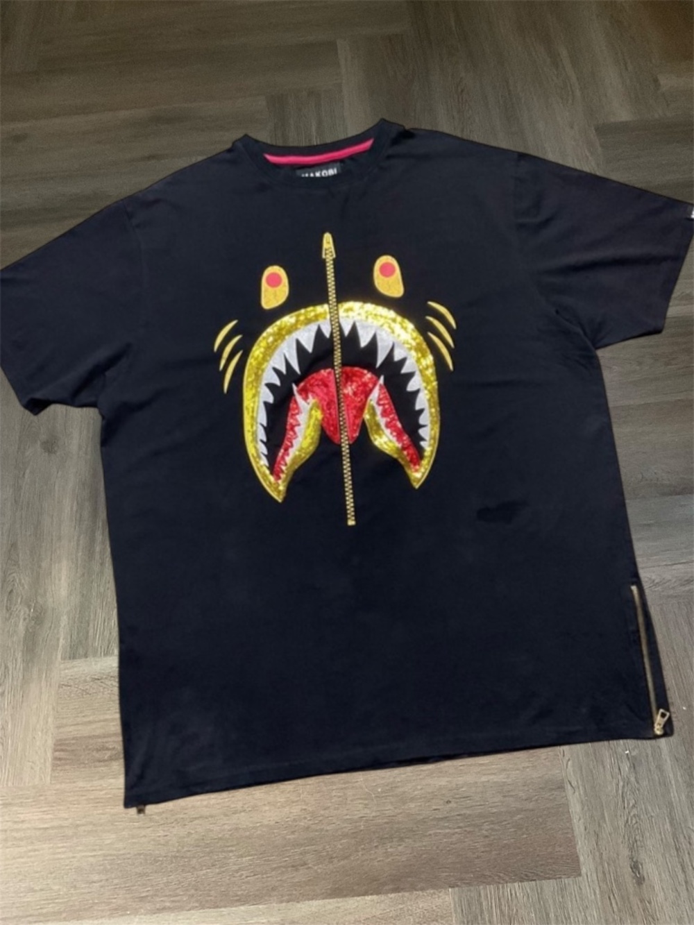 Makobi Sharko T Shirt Mens 3X Black Graphic Gold Sequin‎ Zip Detail Streetwear